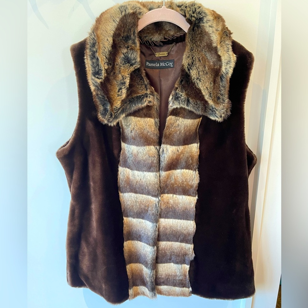NEW Pamela McCoy Couture Faux Fur Collared Vest